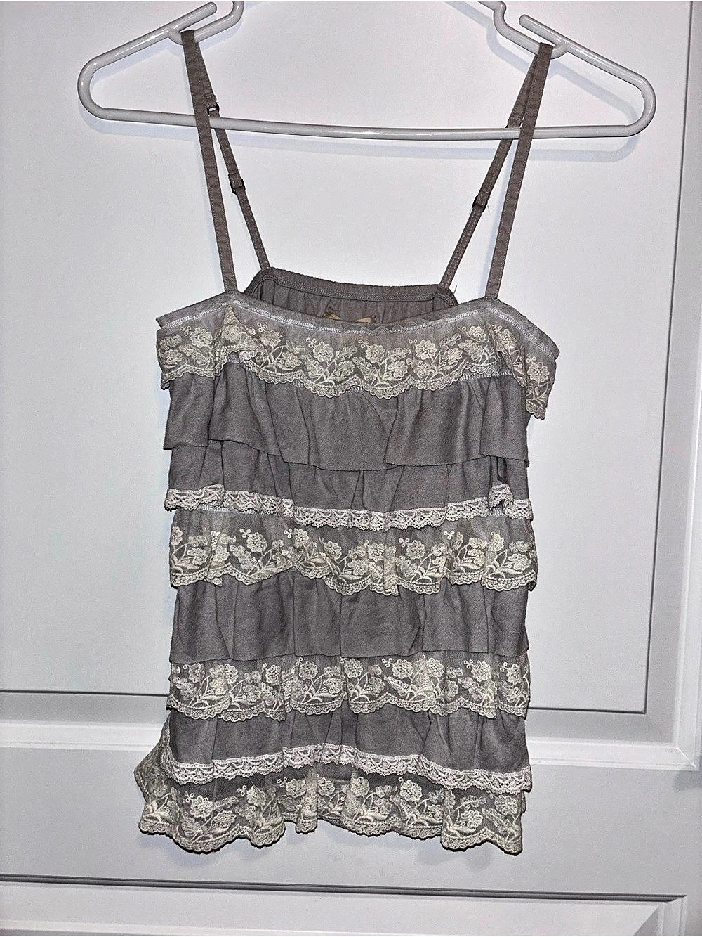 Hollister Tiered Lace Ruffle Trim Cami Gray Small